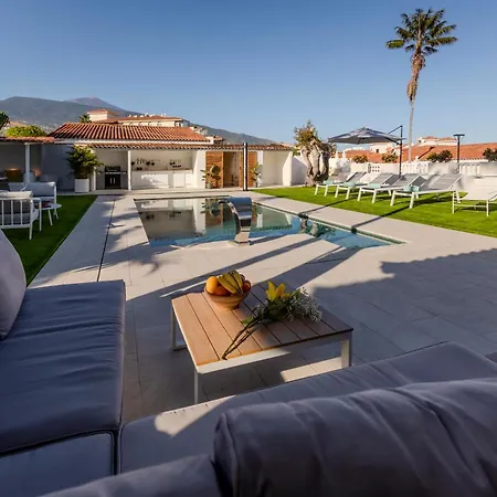 Luxury Teide View, Heated Pool, Sauna & Golf Dağ evi *