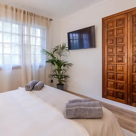 Dağ evi Luxury Teide View, Heated Pool, Sauna & Golf Puerto de la Cruz (Tenerife)