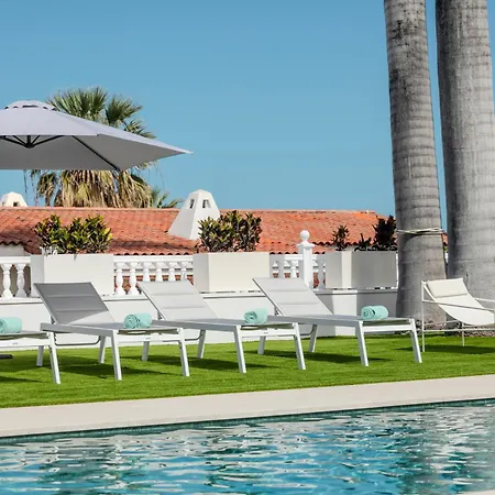 Luxury Teide View, Pool, Sauna & Golf Alpehytte