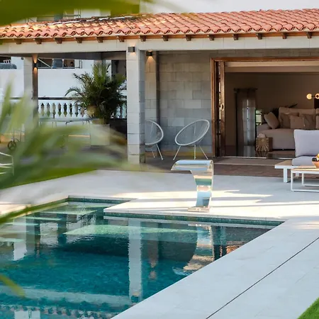 Chalet Luxury Teide View, Heated Pool, Sauna & Golf