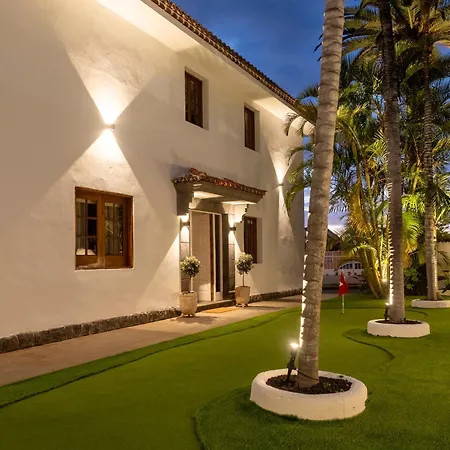 シャレー Luxury Teide View, Pool, Sauna & Golf By Pampano Experiences プエルト・デ・ラ・クルス