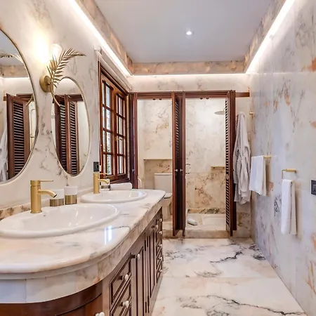 Σαλέ Luxury Teide View, Pool, Sauna & Golf *